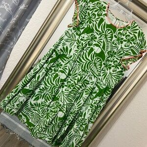 Green parrots in this beautiful size medium Uncle Frank dress